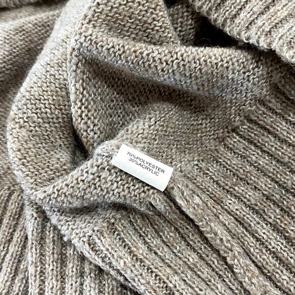 Oversized Turtleneck Sweater by World Market One size - Picture 7 of 7